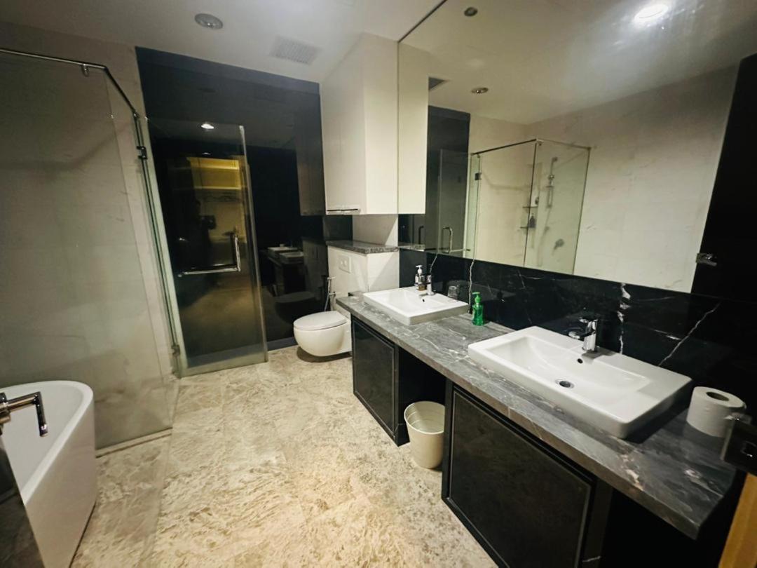 Platinum Kings Luxury